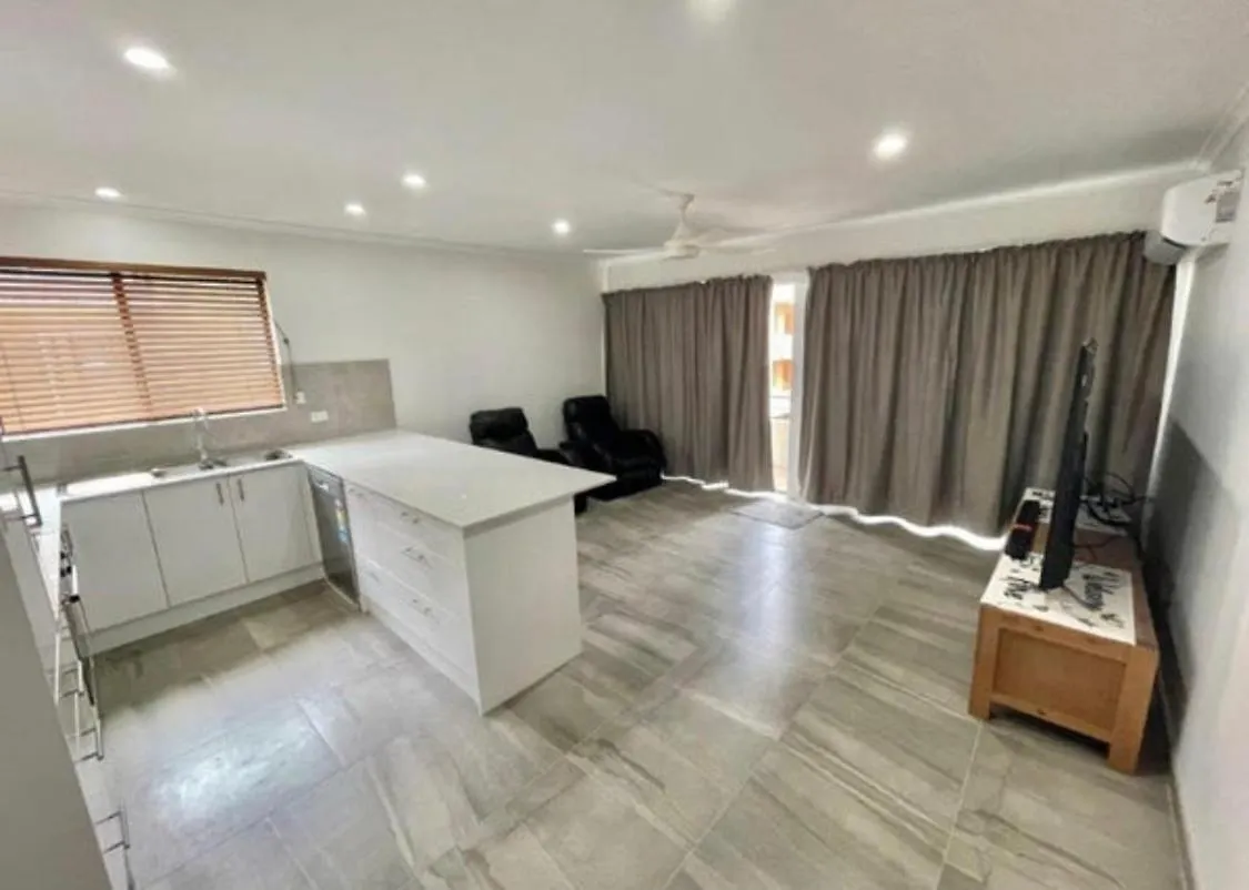 Surfers Paradise, Gold Coast 0*,